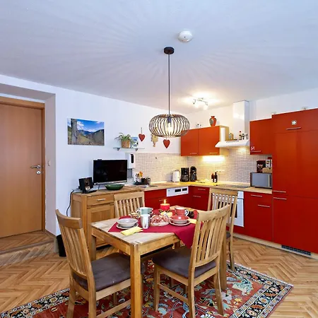 Schlosser Apartment *