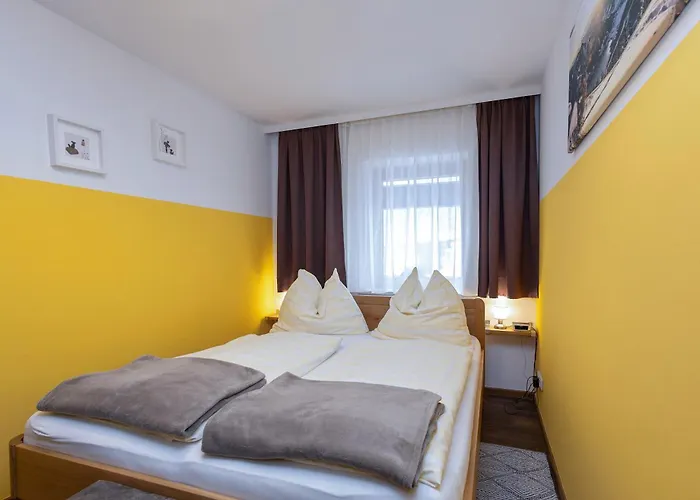 Schlosser Apartment *